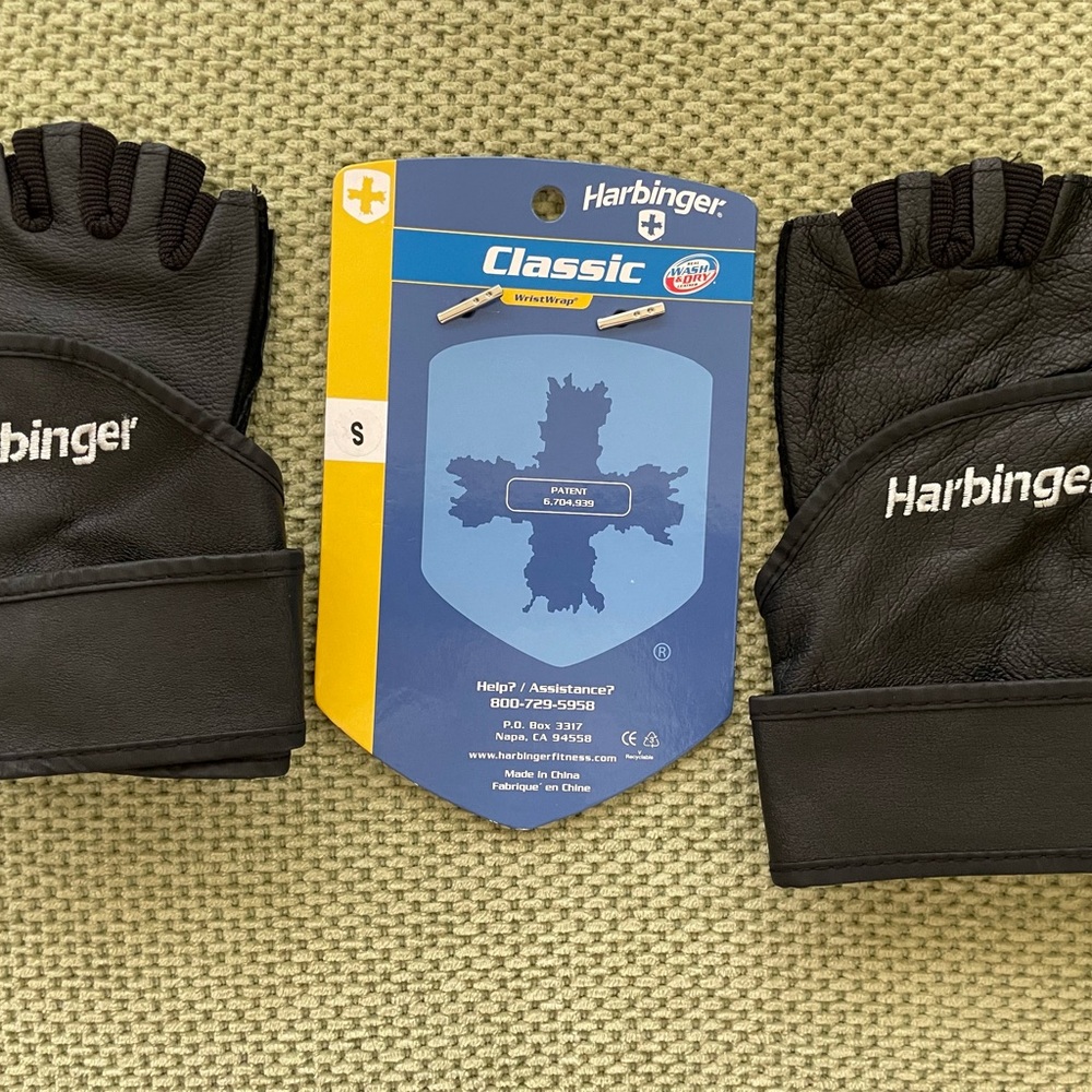 Harbinger wrist wrap gloves